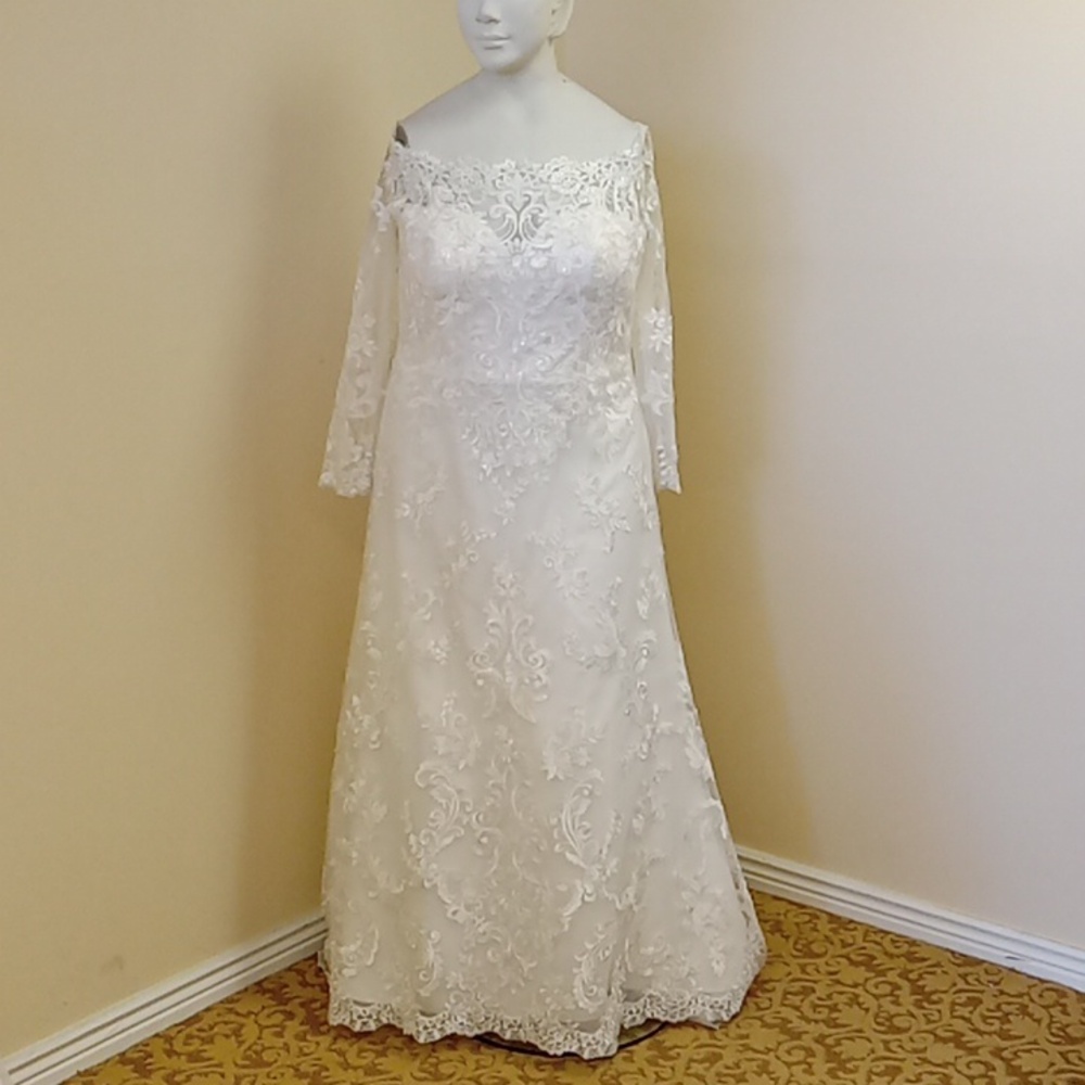 Mori Lee Ivory Wedding Gown Size 22W